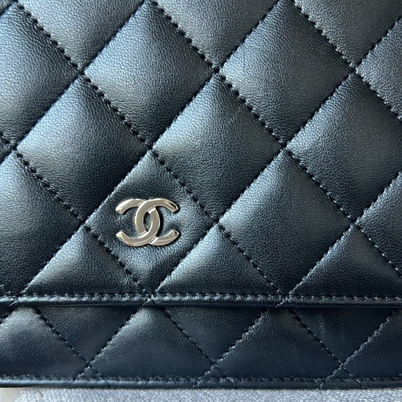 Chanel Wallet On Chain Black Lambskin Like New - Picture 6 of 17